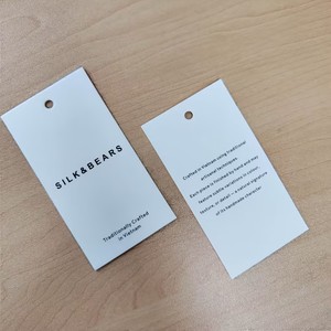 Étiquettes suspendues personnalisées 700g pour vêtements, étiquettes en papier imprimées pour perruques et bijoux, étiquettes de marque pour entreprises et boutiques avec votre propre logo imprimé - Product Image 2