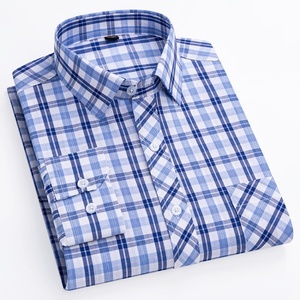 <span class=keywords><strong>Camicia</strong></span> da uomo in cotone a maniche lunghe aderente aderente a quadri da lavoro in tinta unita blu Navy con risvolto di mezza età - Product Image 6