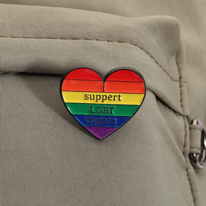 Pin de Esmalte con el Símbolo del Orgullo <span class=keywords><strong>LGBT</strong></span>, Broche de Corazón Arcoíris, Insignia para Solapa, Joyería, Mochila, Ropa, Venta al por Mayor - Product Image 3