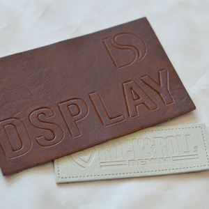 Patch personnalisé en cuir PU pour vêtements avec logo gaufré ou en relief, à coudre, pour étiquette tissée personnalisée de vêtement - Product Image 6