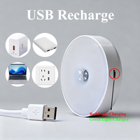 Lampe de nuit LED intelligente moderne avec capteur de mouvement infrarouge, lumière blanche chaude, fonctionne sur piles, lumière d'escalier