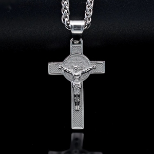 Colares de Pingente de Aço Inoxidável à Prova d'Água e Não Mancháveis com Crucifixo Religioso Cristão Estilo Hip Hop para Homens - Product Image 5