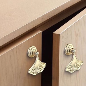 Personalized Creative Ginkgo Biloba Zinc Alloy Pendant Handle Nordic Modern Cabinet Egg Shape Single Hole Furniture Handle - Product Image 5