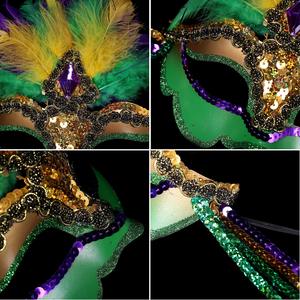 Máscara de Mardi Gras Morada, Verde y Dorada con Plumas, Máscara de Disfraces para Mujer, Máscaras de Plumas, Disfraces de Halloween, Recuerdos para Fiestas - Product Image 3