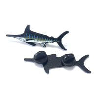 Offre Spéciale épingles à poisson en alliage de Zinc Badge logo personnalisé décoration en métal épinglette broche pas cher épingles en émail doux