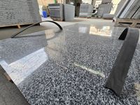 Fabricant de granit domestique moderne, dalle de granit noir sésame naturel G654, finition polie, durable, écologique, découpée sur mesure, pour l'extérieur des bâtiments