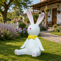 Sculpture de lapin mignon d'anime personnalisée, avec lunettes en forme de cœur, décoration interactive extérieure en fibre de verre écologique pour l'art public