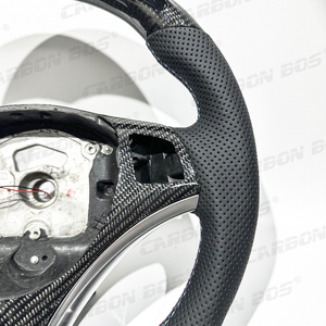 Volante Personalizado de Cuero y Fibra de Carbono con LED para E82 E87 E88 E90 E91 E92 E93 M3 Serie 3 328i 330i 335d Serie 1 135i - Product Image 2