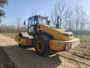 Rullo Vibrante Usato di Alta Qualità LiuGong 6122E 6622, Forza Vibrante 400/290, Peso 22000kg, in Vendita a Basso Prezzo - Product Image 3