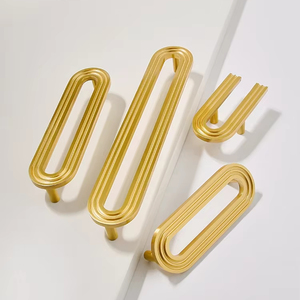 Poignées de meubles en laiton massif satiné au design moderne, boutons de porte, poignées de tiroir pour armoires de cuisine, ensemble de poignées en T en cuivre pur - Product Image 1