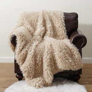 <span class=keywords><strong>Plaid</strong></span> lesté de luxe 60x70 en fausse fourrure tricotée unie, doux et moelleux, effet nuage, style Teddy Shaggy, pour la décoration intérieure - Product Image 1
