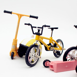 Modelo combinado de bicicleta, <span class=keywords><strong>scooter</strong></span> y casco en miniatura BTXIXI para decoración de escenas al aire libre. - Product Image 4