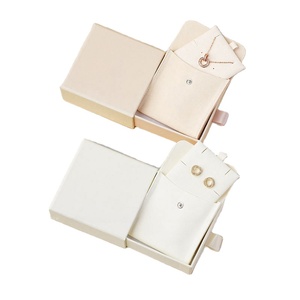 Pochettes à bijoux personnalisées avec logo, sacs en microfibre à fond velours avec insert pour emballage de colliers, bracelets, bagues, boucles d'oreilles, vente en gros - Product Image 1
