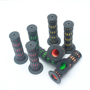 Fundas de goma para manillar de motocicleta Cg125, diseño de diamante, para scooters eléctricos y ciclomotores, piezas de repuesto - Product Image 1