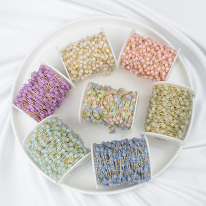 Chaîne de pierres naturelles colorées de 4 mm avec espaceurs en cuivre pour bijoux faits main DIY, vendue au mètre - Product Image 2