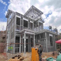 Villa préfabriquée en acier léger à connexion par boulons, maison résidentielle indépendante, construction simple sans équipement complexe nécessaire