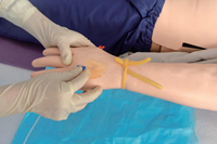 Maniquí de RCP con Retroalimentación de Rendimiento en Tiempo Real, Indicador de Profundidad y Frecuencia de Compresión, Modelo de Simulación para Prácticas de Entrenamiento Médico