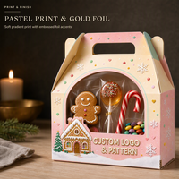 Boîte à bonbons OEM ODM verte et dorée imprimée avec trou de suspension, motif baies de houx et flocons de neige pour emballage de Noël en détail