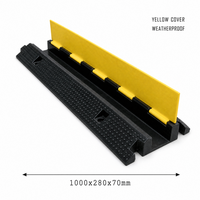 Protecteur de câble en caoutchouc durable Xinhong, type rampe de vitesse, avec couvercle jaune, résistant aux intempéries, portable, pour rampe de sol en béton dans un parking