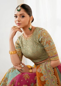 Lehenga Choli de Luxe pour Mariage et Cérémonies Spéciales – Tenue Ethnique Brodée de Créateur pour Femmes - Product Image 5