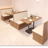 Ensemble table et chaises pour salon de thé, café, restaurant, ou stand de desserts et gâteaux