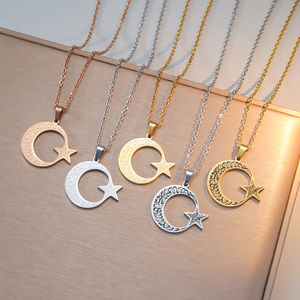Collana con Calligrafia Araba Personalizzata ODM OEM, Stella e Mezzaluna in Acciaio Inox Placcato Oro, Gioielli Turchi, Ciondolo Hilal e Stella - Product Image 1