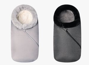 Ventes en gros de gigoteuses pour bébés, coupe-vent, tendance, mignonnes, avec col en fourrure, sac de couchage d'hiver pour bébé - Product Image 4