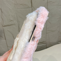 Coque de téléphone mignonne et rêveuse en peluche avec dentelle, perles et nœud, pour Samsung Galaxy S26 Ultra S25 A56, avec breloque cœur et dragonne de protection