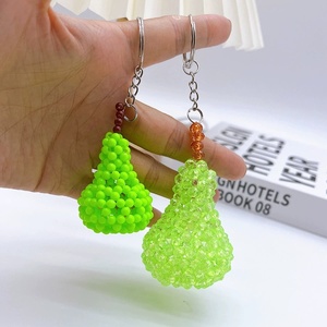 พวงกุญแจอะคริลิคผลไม้แบบ DIY สำหรับเด็ก ออกแบบตามสั่งจากโรงงาน ของตกแต่งกระเป๋าถือผู้หญิง ของขวัญแฮนด์เมดน่ารักสำหรับเด็กผู้หญิง พวงกุญแจรูปลูกแพร์ - Product Image 4