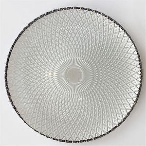 Assiettes décoratives blanches en perles avec bordure argentée pour mariages et événements (vente en gros) - Product Image 6