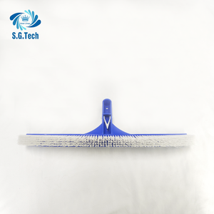 2025 Factory Direct 18-Inch WATER CWRON Cepillo de limpieza de paredes de plástico Juego de herramientas y accesorios de limpieza de piscinas - Product Image 3