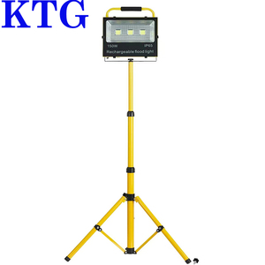 Projecteur LED <span class=keywords><strong>solaire</strong></span> rechargeable de 200 watts avec trépied/support de 2 mètres, projecteur <span class=keywords><strong>solaire</strong></span> à LED haute efficacité - Product Image 4
