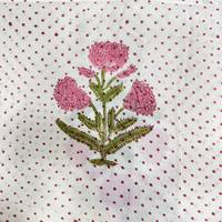 Tissu en coton blanc respirant et léger, imprimé floral rose, motif à pois rouges, textile à fleurs botaniques pour robe Kurti