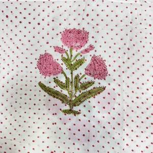 Tissu en coton blanc avec imprimé floral rose et motif à pois rouges, textile à motifs floraux pour robe Kurti, salwar kameez - Product Image 6