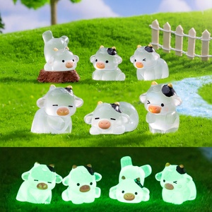 Offres Spéciales : Accessoires en Résine Lumineuse Vache, Ornements Créatifs Miniatures en Résine, Modèles d'Animaux en Résine qui Brillent dans le Noir pour Décoration de Voiture - Product Image 1