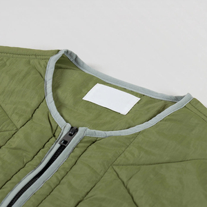 <span class=keywords><strong>Chaleco</strong></span> Acolchado Informal de Negocios para Hombre, Diseño Simple con Cuello Alto, Relleno de Plumón de Pato Gris al 85%, Ideal como Capa Cálida Debajo de la Chaqueta - Product Image 4