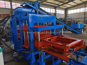 آلة صنع الطوب الخرساني المتشابك الأوتوماتيكية بالكامل، ماكينة صنع بلاط الرصف والحجر مع مكونات PLC الأساسية والقوالب - Product Image 4