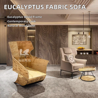 Chaise simple moderne en tissu avec structure en contreplaqué d'eucalyptus pour salon, chambre et hôtel