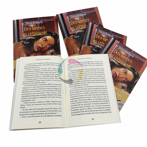 Personaliza tu Libro de Tapa Dura Romántico de Alta Calidad con Bordes Pintados y Pulverizados, Estampado en Oro y UV Localizado - Product Image 3