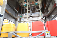 Machine de remplissage automatique de sirop de fructose liquide en fûts de 10L, 20L, 30L, bidons et jerricans, machine de capsulage et machine d'étiquetage