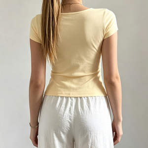 T-shirt décontracté et confortable à manches courtes, effet deux pièces, avec nœud torsadé et blocs de couleur – Haut à nœuds superposés contrastant pour femme - Product Image 5