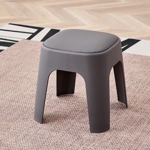 Sgabello quadrato di plastica di alta qualità da pranzo uso domestico sgabelli impilabili portatili - Product Image 3