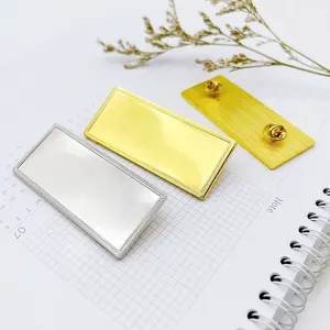 Ingrosso in metallo stampa logo oro bianco forma rettangolare risvolto rettangolare nome tag badge