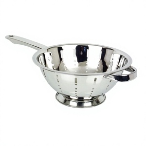 Passoire de cuisine de grande capacité en acier inoxydable robuste avec base pour une vidange facile, écologique et lavable au lave-vaisselle - Product Image 1