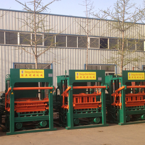 Machine de moulage semi-automatique <span class=keywords><strong>QT5</strong></span>-20 à faible coût pour blocs creux en ciment et sable, fabriquée en Chine, avec <span class=keywords><strong>5</strong></span> bureaux de représentation en Afrique - Product Image 3