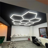 Lumière LED hexagonale à économie d'énergie avec design en nid d'abeille pour entrepôt et garage