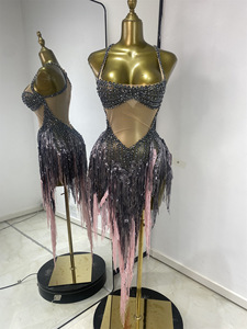 Abito Estivo Aderente al Corpo al Ginocchio in Fibra di Poliestere - Un Glamour Seraio per un Look Sensuale (XL) - Product Image 1