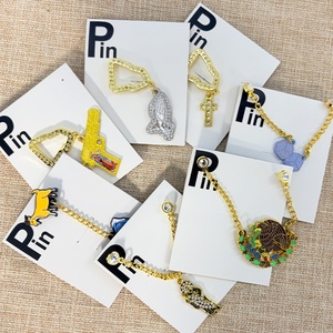 Pins de esmalte personalizados al por mayor con logo para gorras, insignias, broches, clips para gorras de béisbol y camionero, cadenas para sombreros, artesanías metálicas para solapas y gorras, de México - Product Image 3