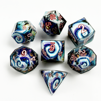 Juego de 7 dados acrílicos con forma de calabaza, dados de borde afilado con números de contorno blanco y rojo para juegos de mesa DND de Halloween, venta al por mayor con MOQ bajo