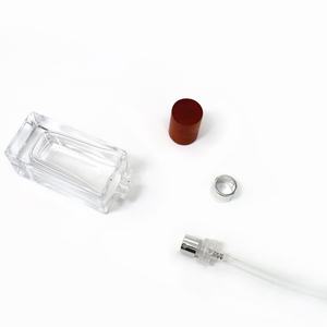 En stock – Flacons de parfum carrés en verre de 30 ml, 50 ml, 100 ml avec pulvérisateur, estampage à chaud, contenants de parfum vides - Product Image 4